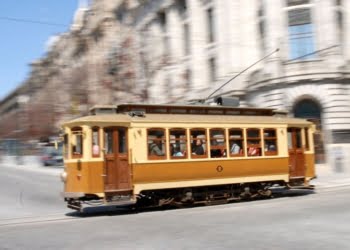Porto Tram Fest com animação na baixa e marginal da cidade