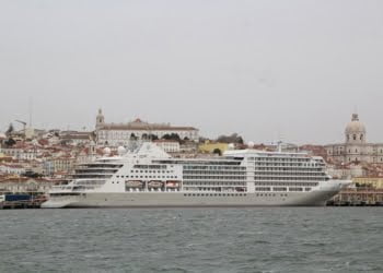 Porto de Lisboa recebe viagem inaugural e batismo de navio ultraluxuoso