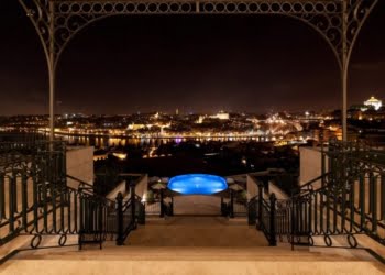 Festeje a quadra festiva com vista para o Porto