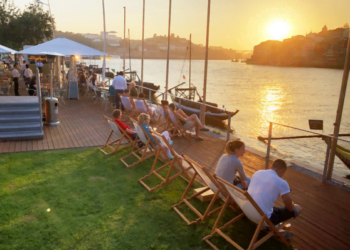 UVA By Cálem: O novo restaurante que combina vinhos e sabores portugueses à beira-rio
