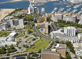 Vilamoura desvia ribeira para que cidade lacustre não se afunde