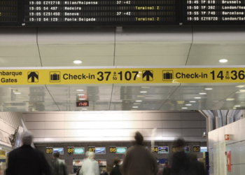 Bruxelas propõe regras mais apertadas e evitar viagens não essenciais na UE