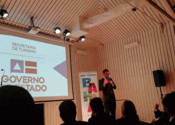 Bahia quer aumentar em 30% fluxo de turistas internacionais até 2021