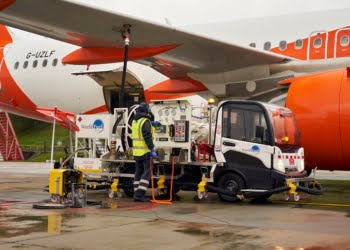 easyJet introduz combustível sustentável para a aviação pela primeira vez em Gatwick