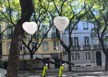 Este ano o amor chega de trotinete