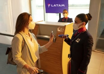 LATAM distinguida como o grupo de aviação mais pontual do mundo em 2021