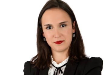 Opinião: Saída de Menor para o exterior com um dos Pais – autorização expressa?