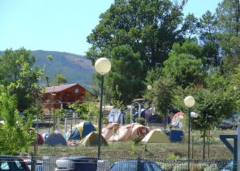 Parques de campismo e caravanismo e restauração dos alojamentos turísticos reabrem hoje