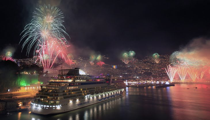 Mais de metade dos portugueses planeia passar a Passagem de Ano em casa