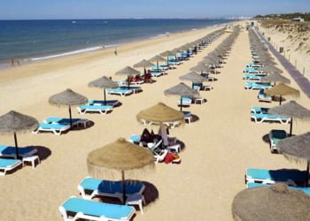 Randstad com dezenas de vagas em Hotelaria e Restauração em Lisboa, Porto, Algarve e Madeira