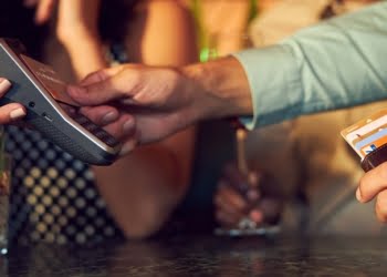 Adyen e Shiji formam parceria para agilizar os pagamentos no setor da Hotelaria