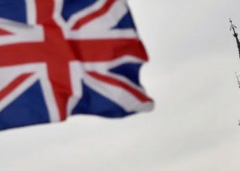 Reino Unido proíbe viagens ao estrangeiro pelo menos até 17 de maio