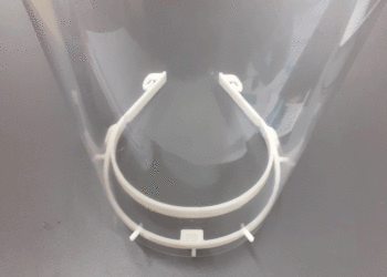 OLI fabrica suportes de viseiras para doar a hospitais